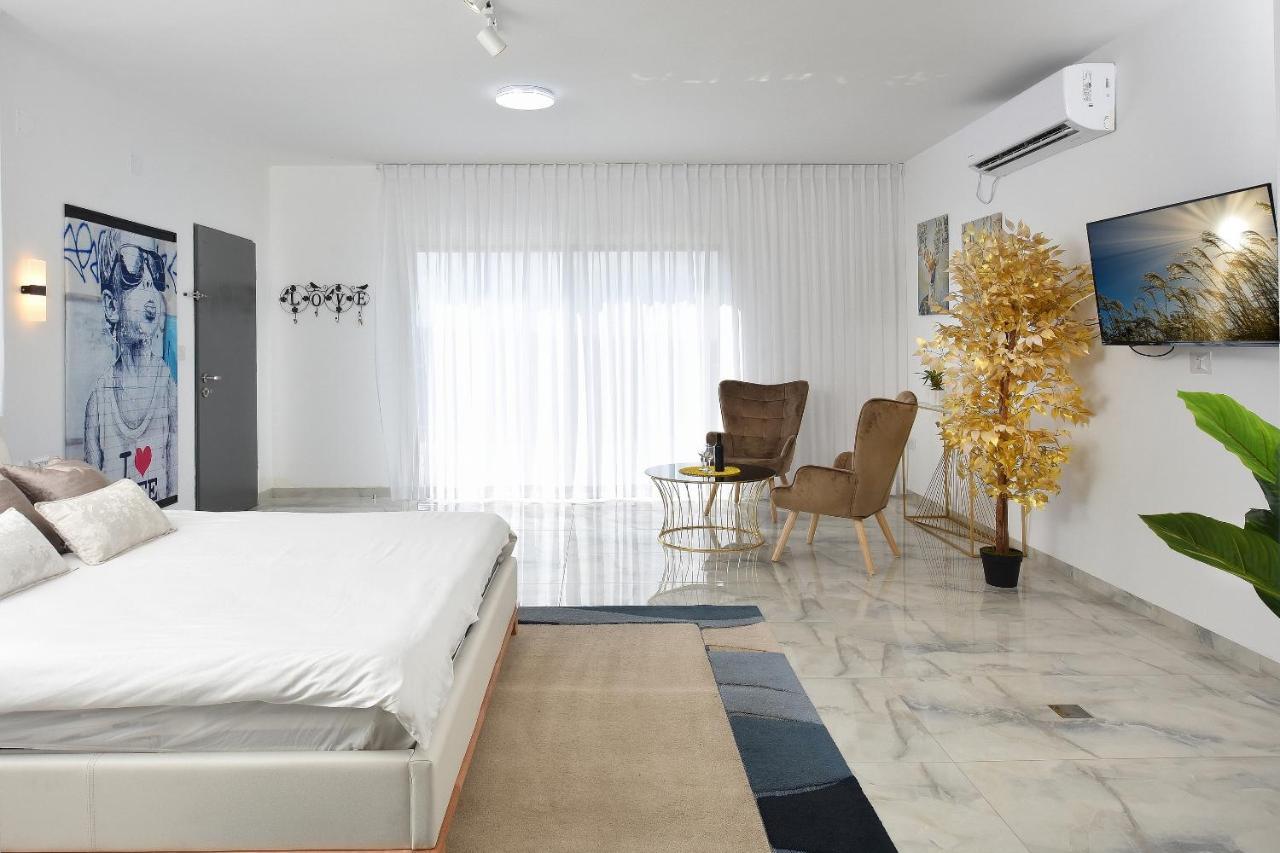 Apartmán הסויטות של פולי Manot Exteriér fotografie