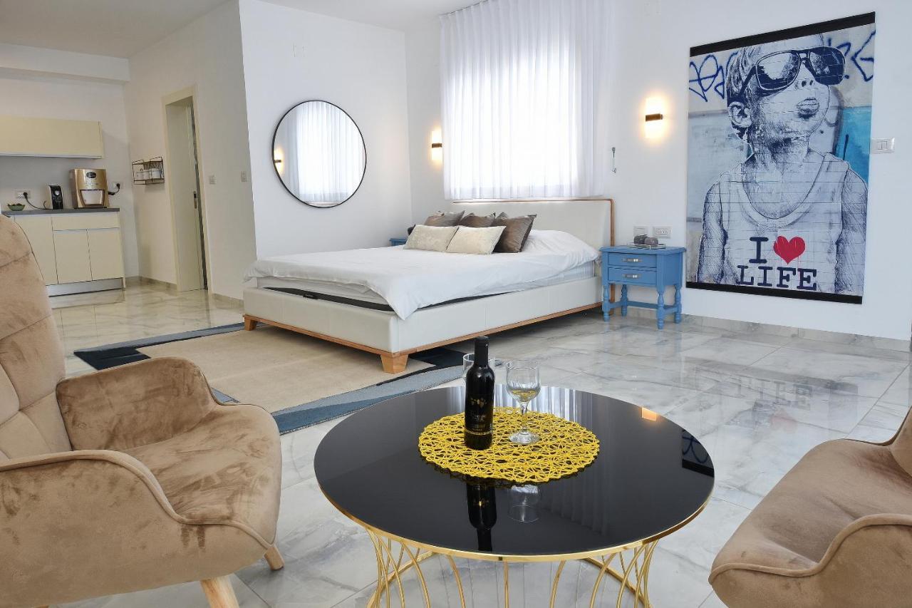 Apartmán הסויטות של פולי Manot Exteriér fotografie