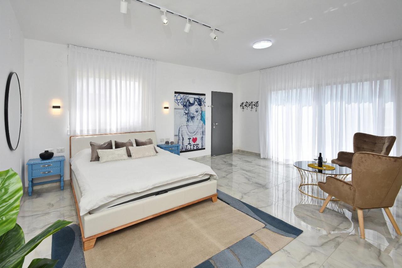 Apartmán הסויטות של פולי Manot Exteriér fotografie