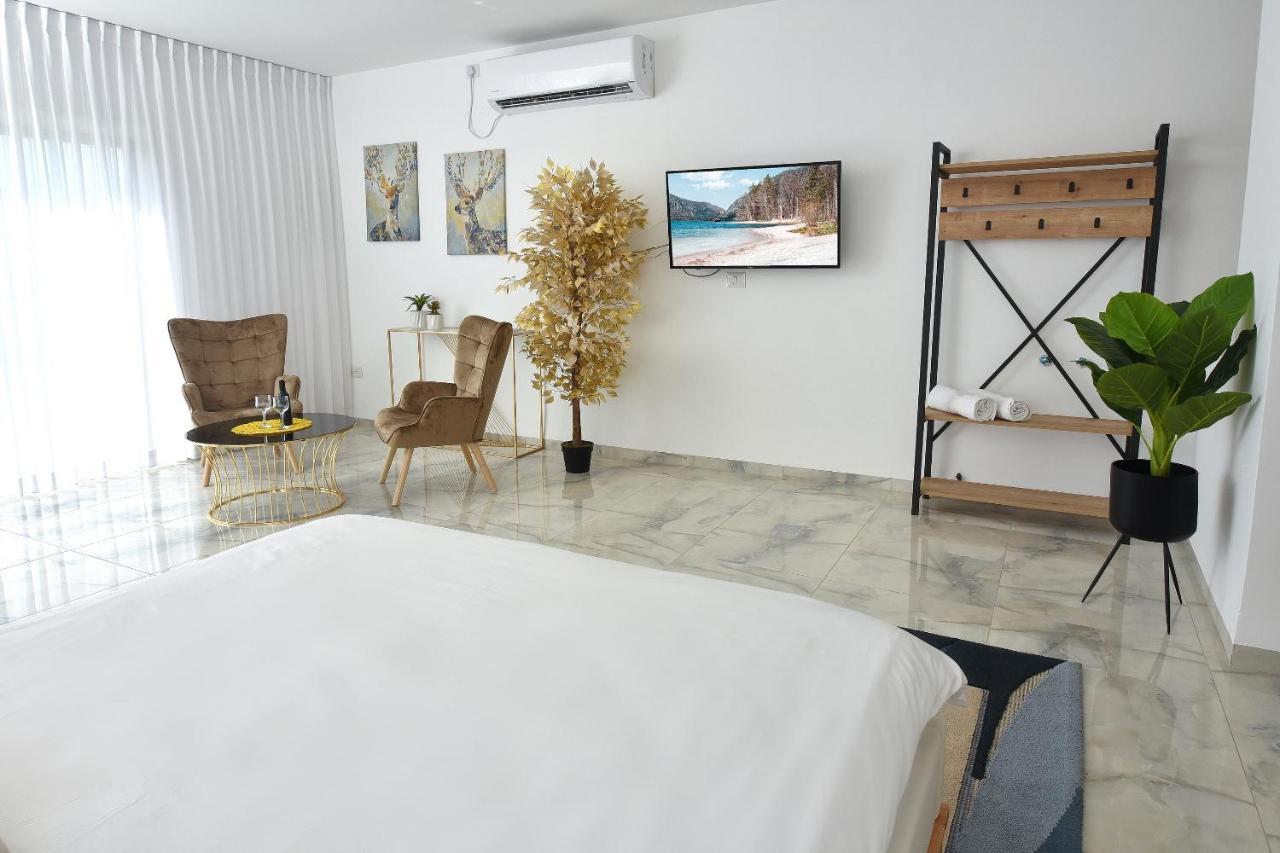Apartmán הסויטות של פולי Manot Exteriér fotografie