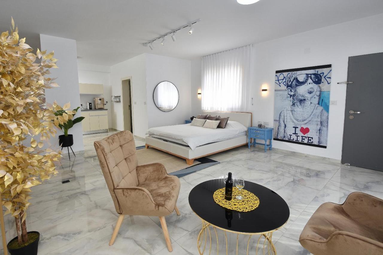 Apartmán הסויטות של פולי Manot Exteriér fotografie