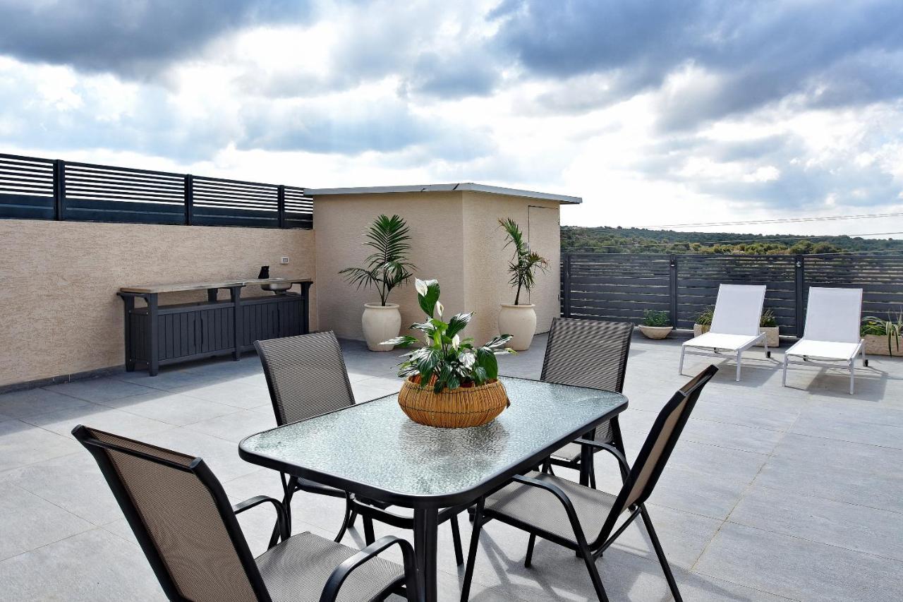 Apartmán הסויטות של פולי Manot Exteriér fotografie