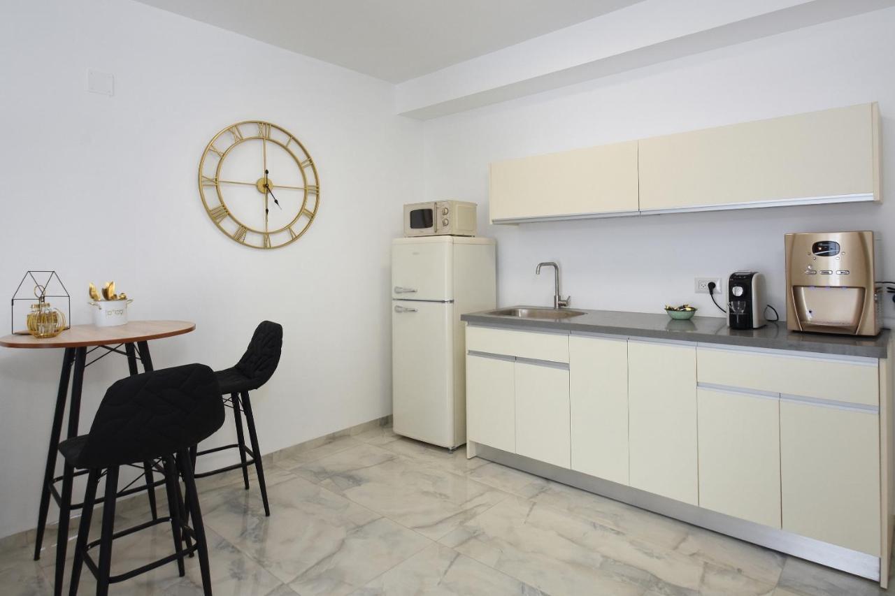 Apartmán הסויטות של פולי Manot Exteriér fotografie